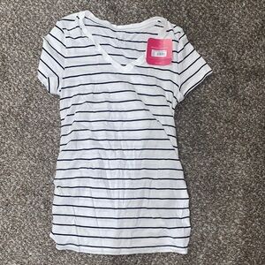 NWT Women's Striped V-Neck maternity Top